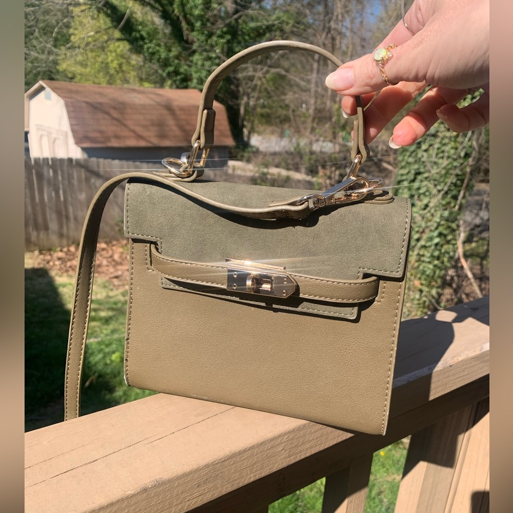Adorable dark green shoulder bag